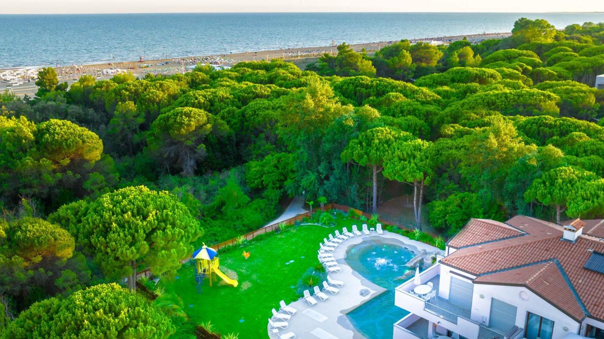 Costa Rica Bibione Eco Resort Bagian luar foto